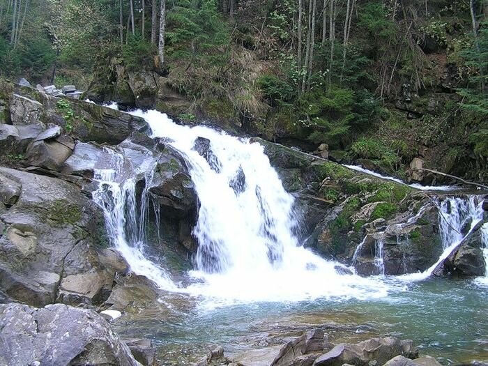 700-Bukovin-vodopad1